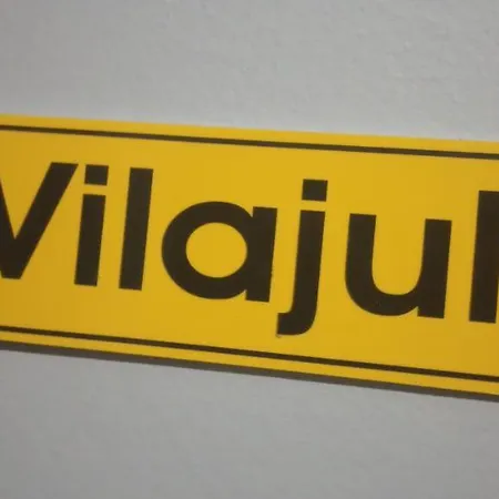 Vila Juli 2 ゲストハウス ボルシュ