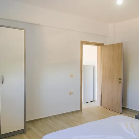 Vila Juli 2 *